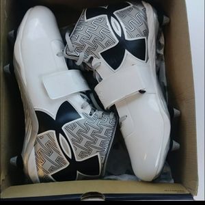 Under Armour cleats with Spikes
